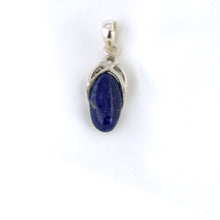 Afbeelding in Gallery-weergave laden, Zilveren triskel hanger met edelsteen Lapis Lazili